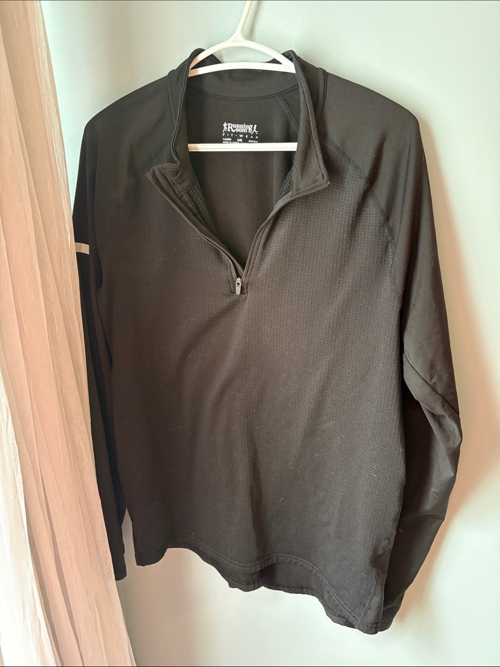 Running Room Men’s Black Half-Zip Performance Sweater